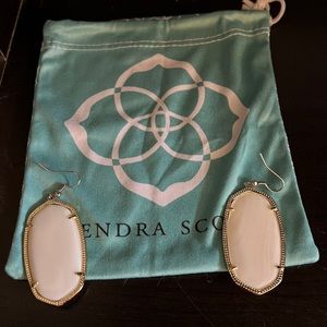 Kendra Scott pearlized white earrings gold tone with bag Excellent condition! 🤍